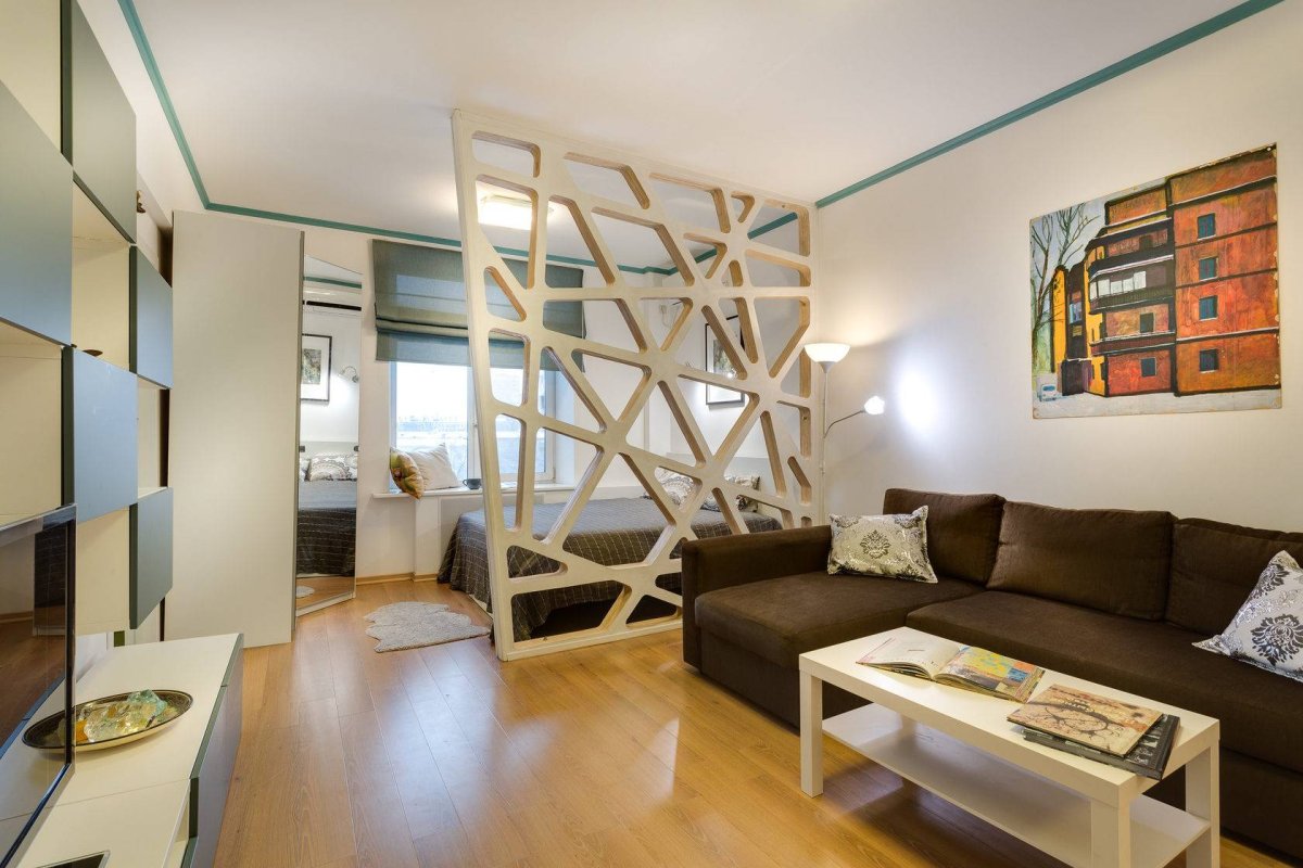 Перегородка со стеклом для зонирования кабинета