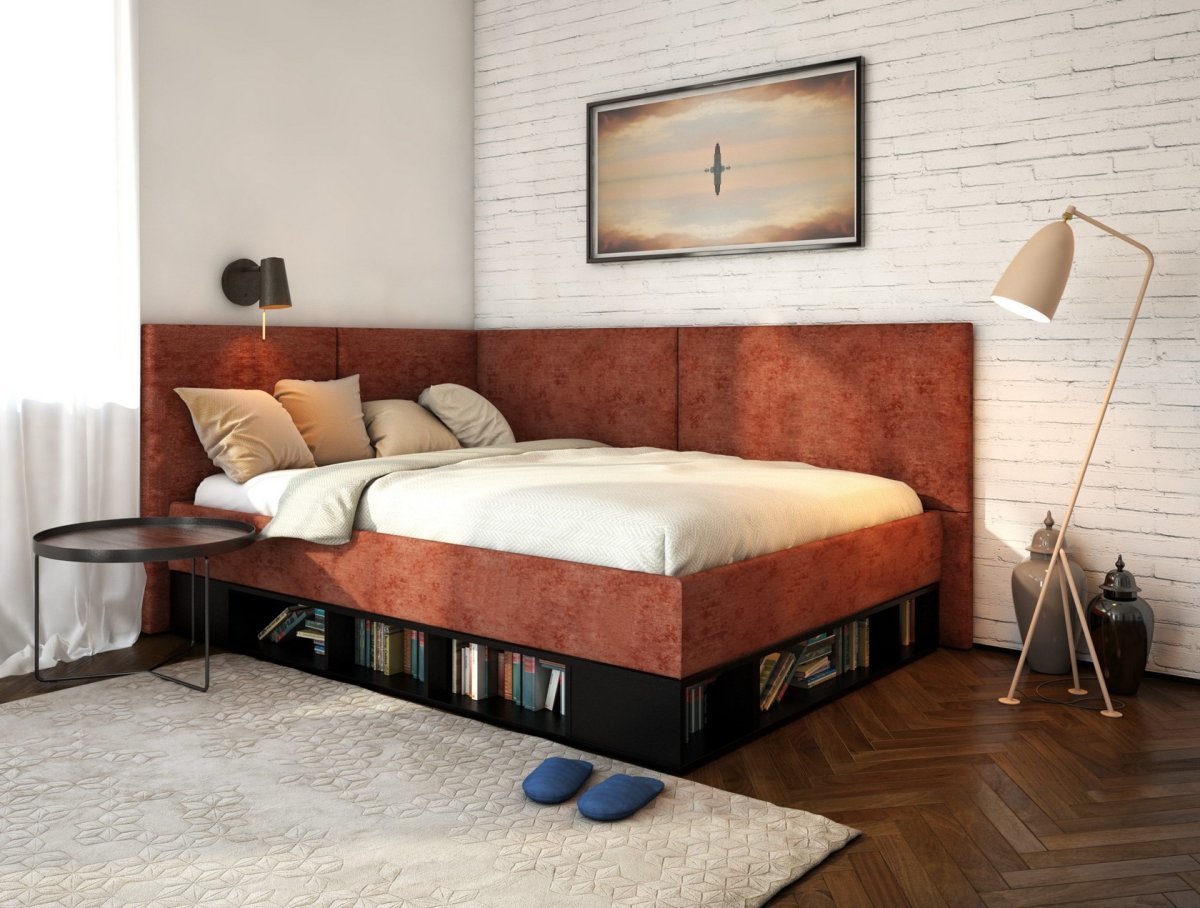 Кровать вдоль стены