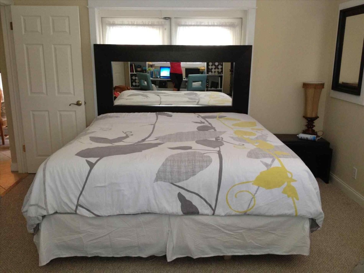 Зеркальная спальня