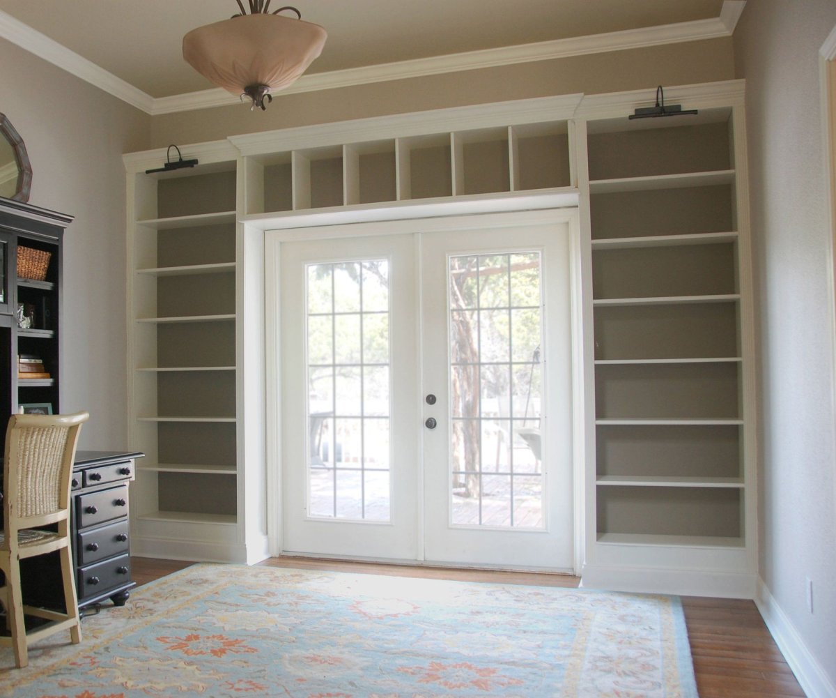 Шкафы ikea Билли в интерьере проем