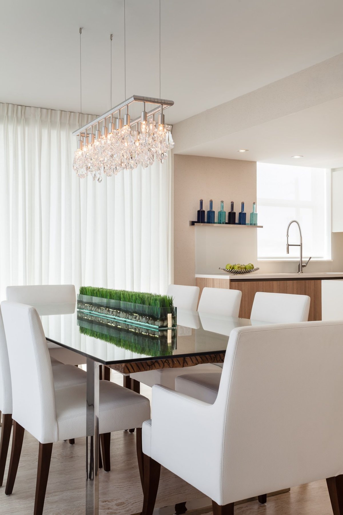 Зеркало над столом