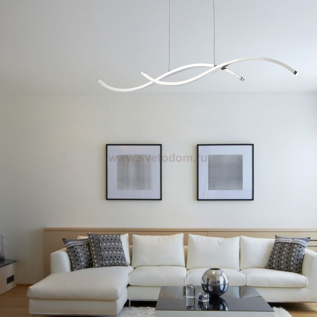 Свисающие светильники над барной стойкой