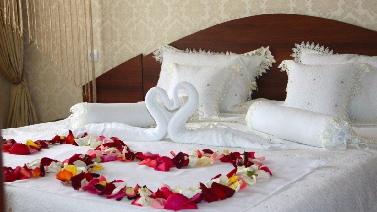 Кровать для новобрачных