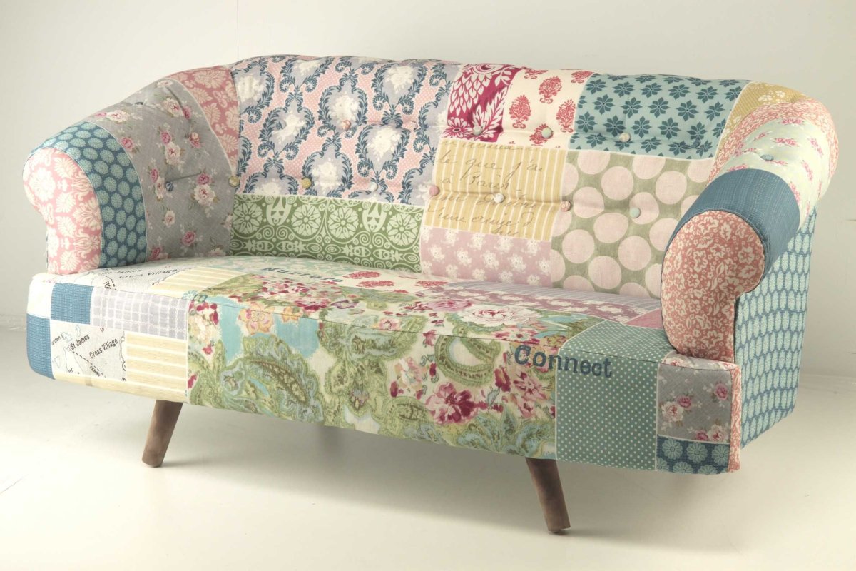 Диван из лоскутков ткани Честерфилд