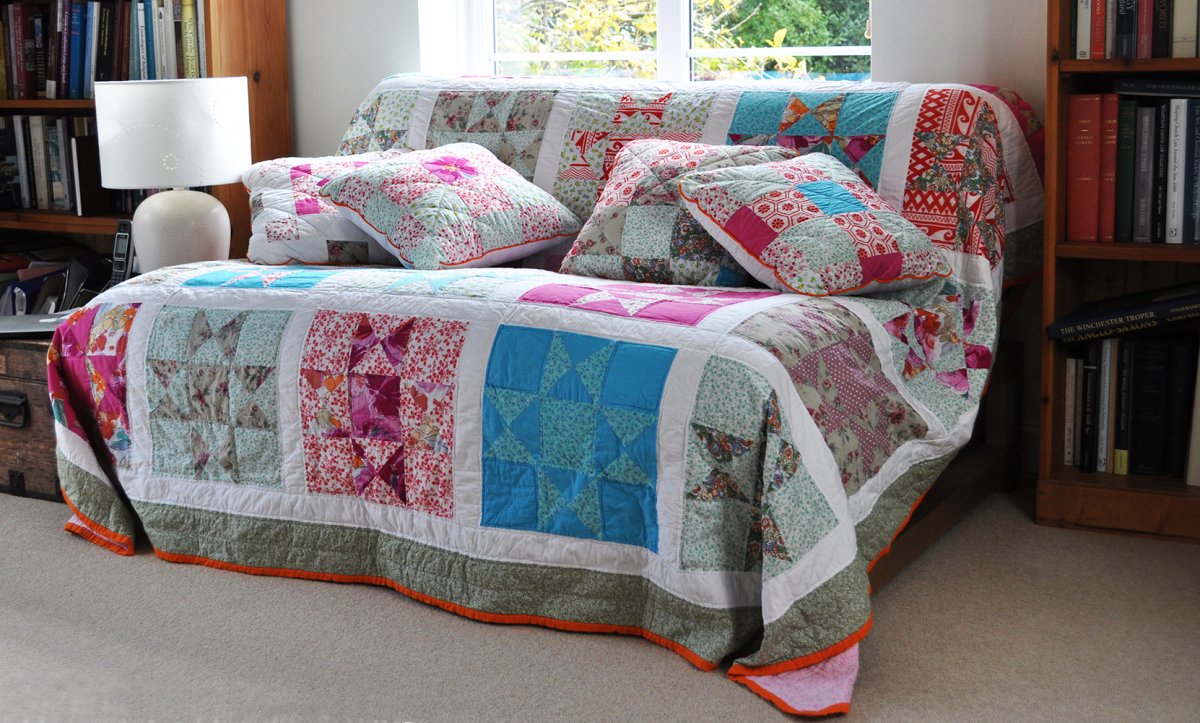 Диван Честерфилд пэчворк синий