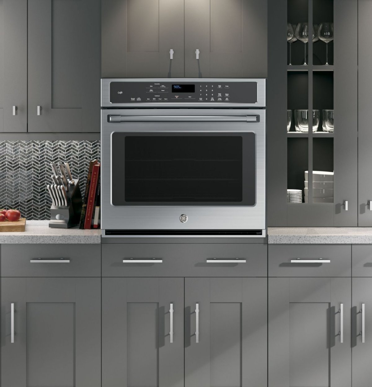 Белая столешница и газовая плита