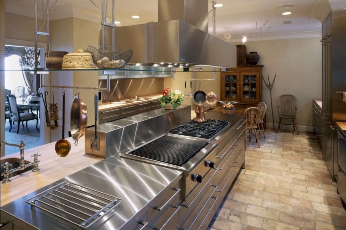 Кухня из нержавейки