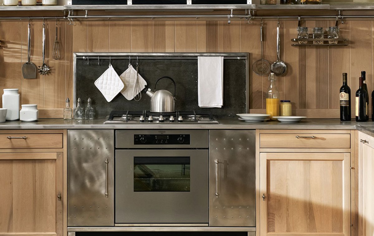 Металлическая кухонная столешница