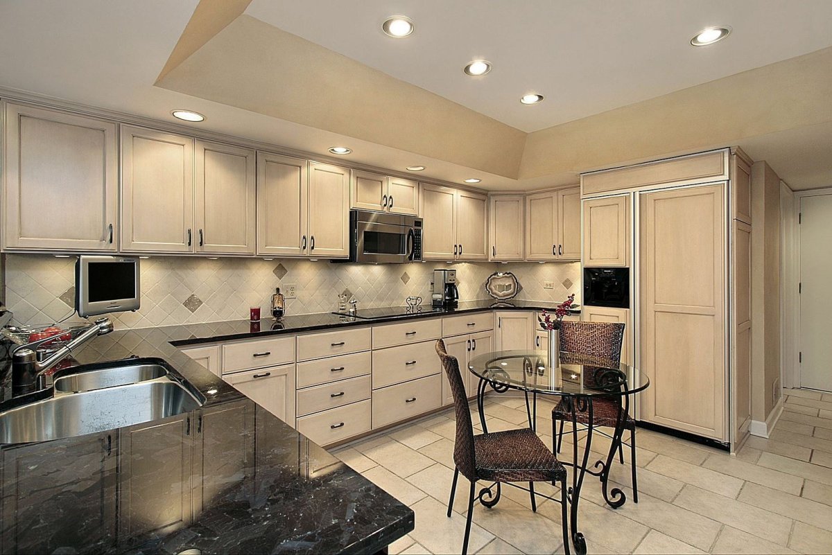 Кухня кофейного цвета