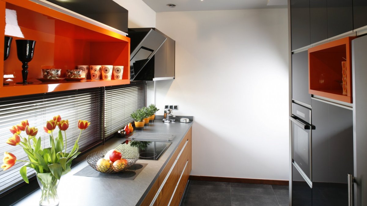 Узкая кухня