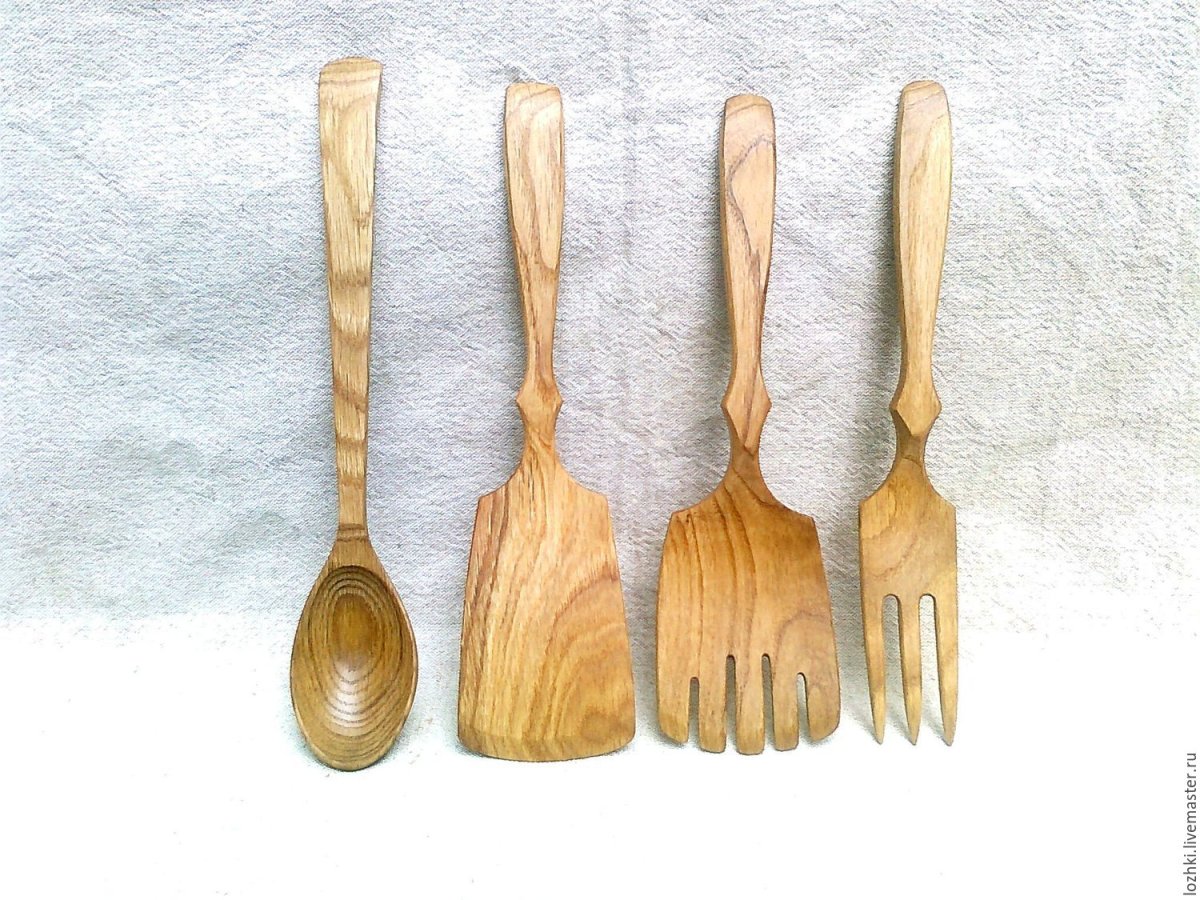 Принадлежности столовые и кухонные: деревянные разделочные доска