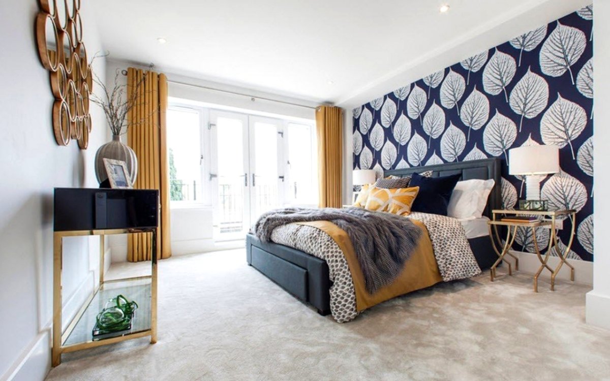 Декор над изголовьем кровати