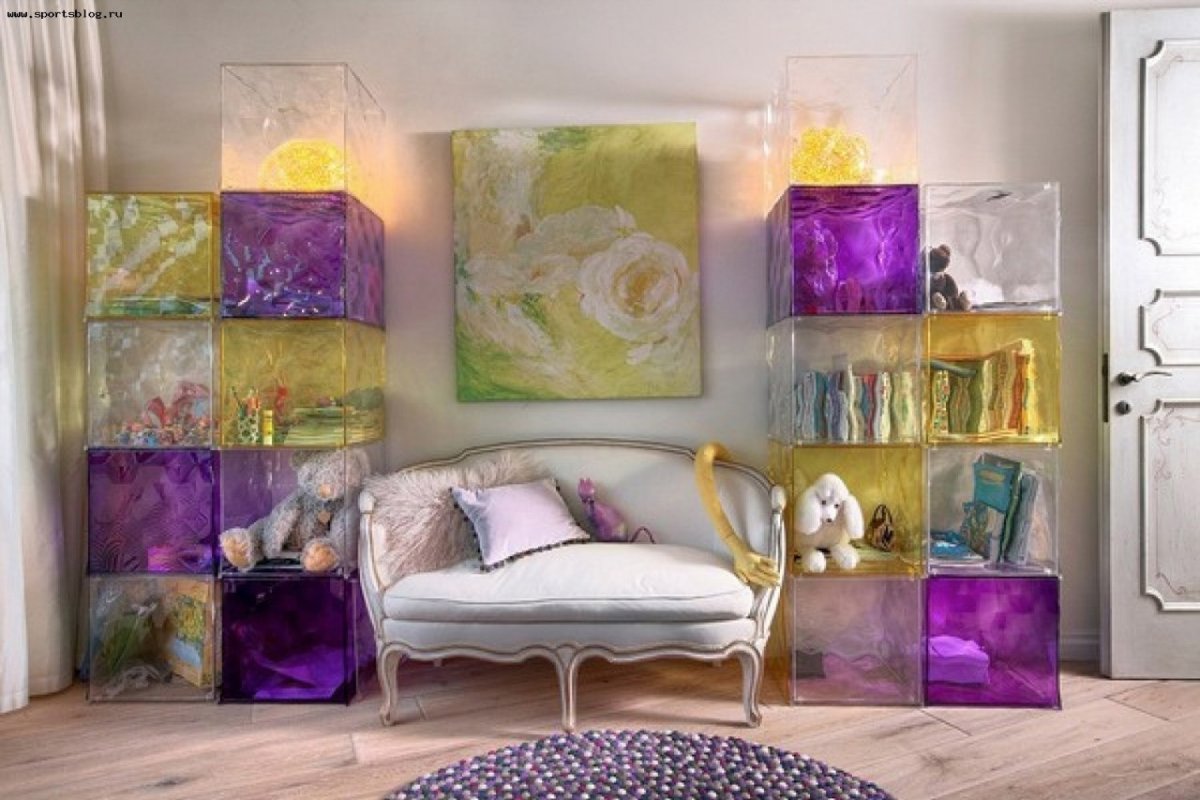 Гардеробная в фиолетовых тонах