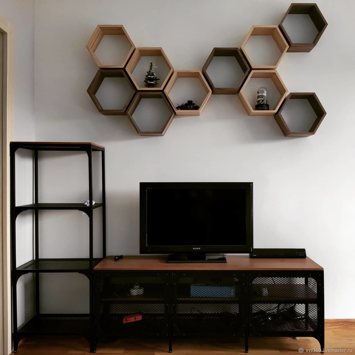 Шкаф в виде сот