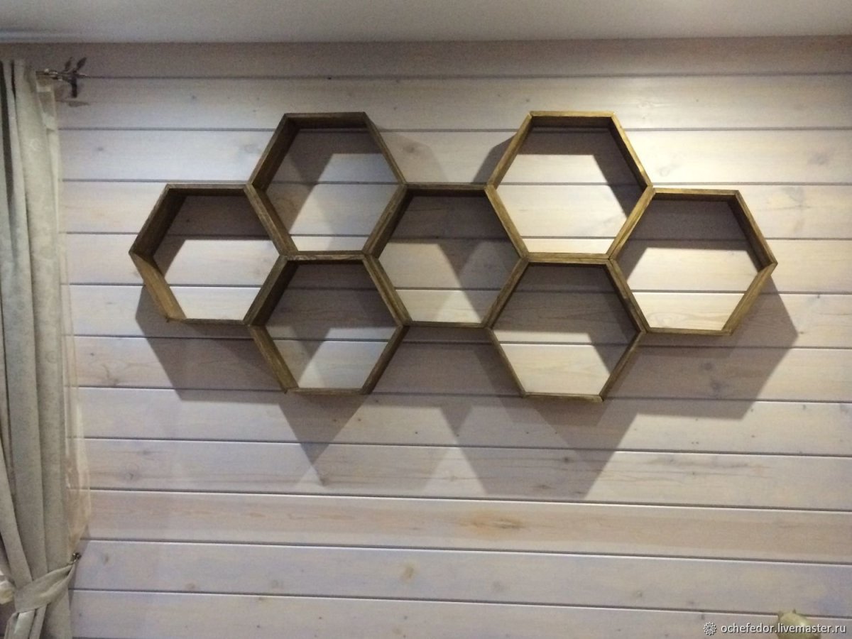 Полочки в виде сот