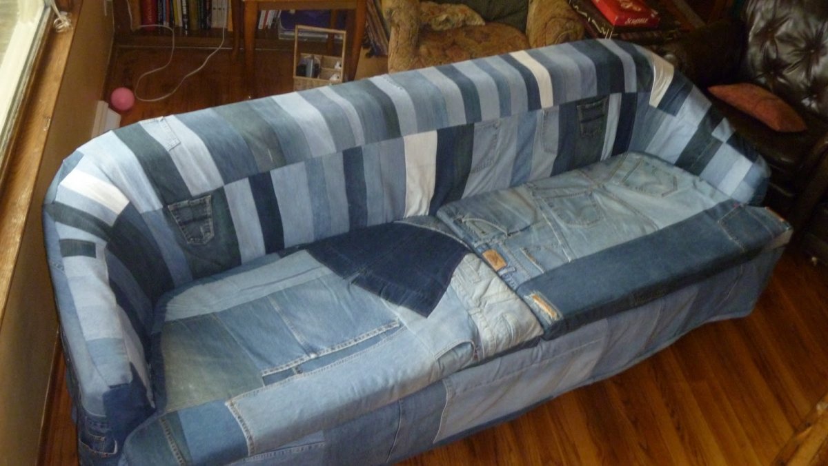 Диван из джинсовой ткани