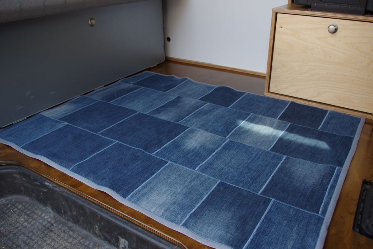 Пэчворк на диван из джинсы