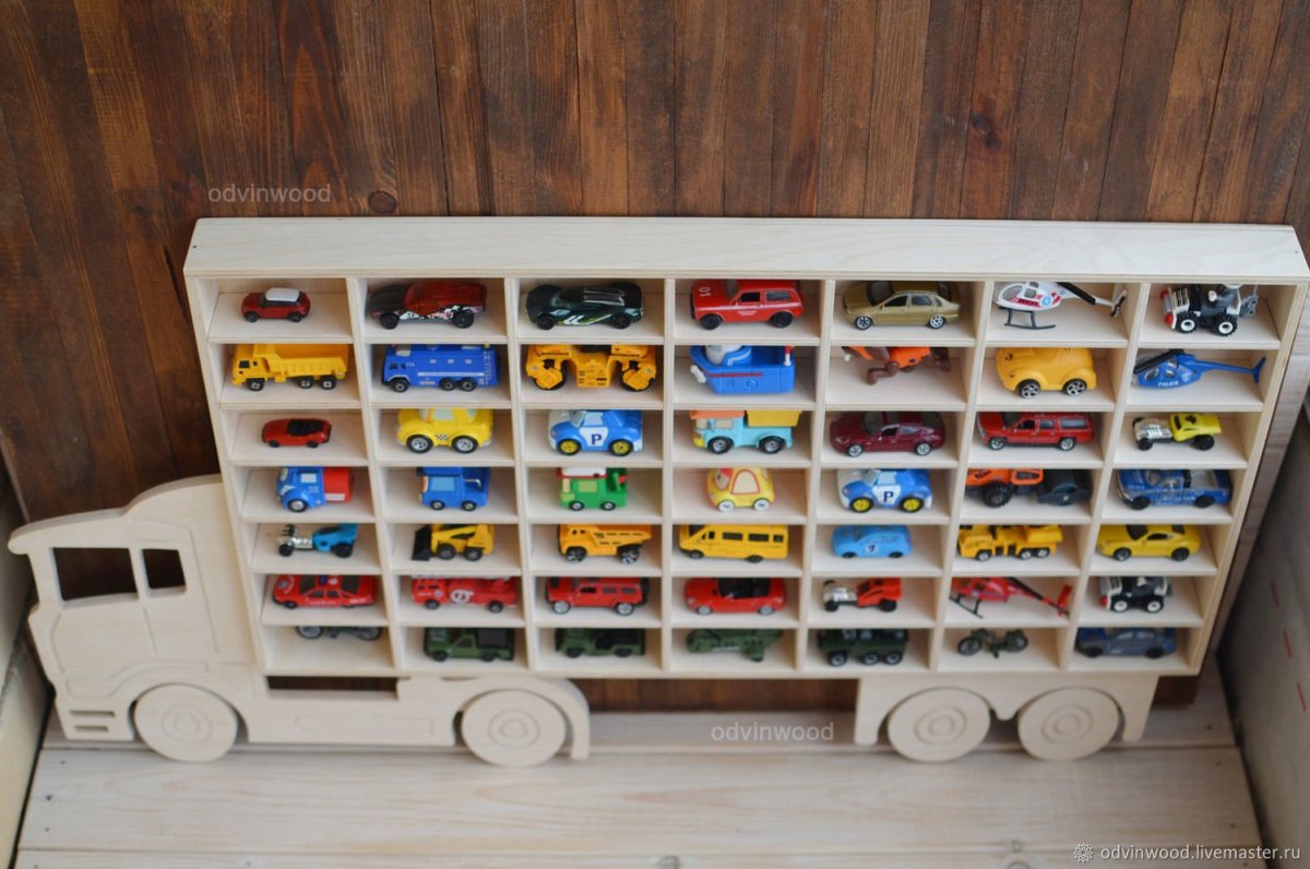 Стеллаж для машинок