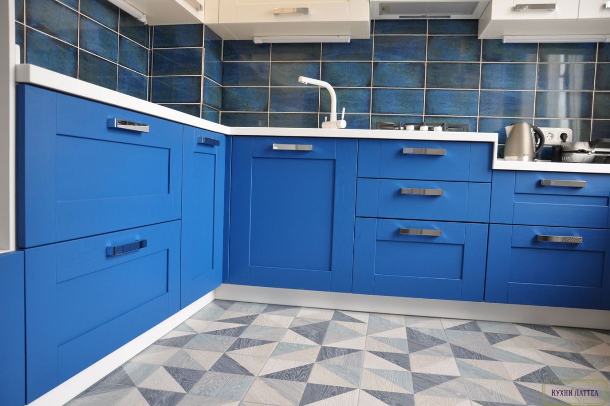Бело синяя кухня икеа