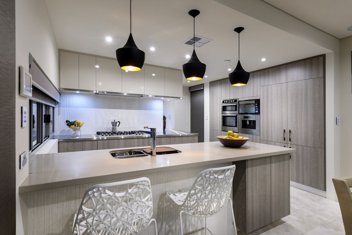 Кухонный островок из кирпича