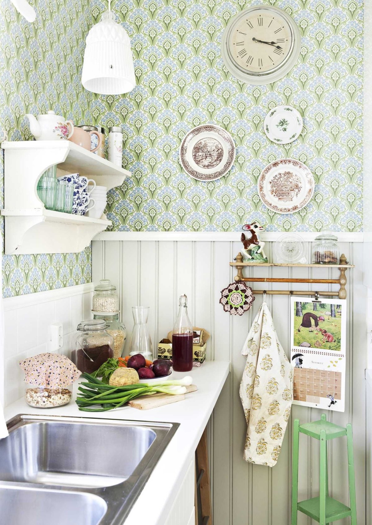 Стены на кухне в стиле Прованс