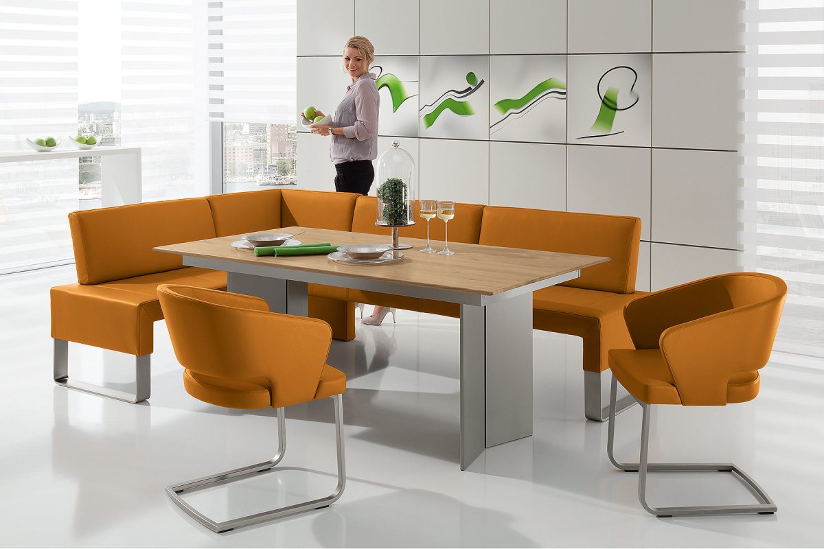 Маленький угловой диван на кухню