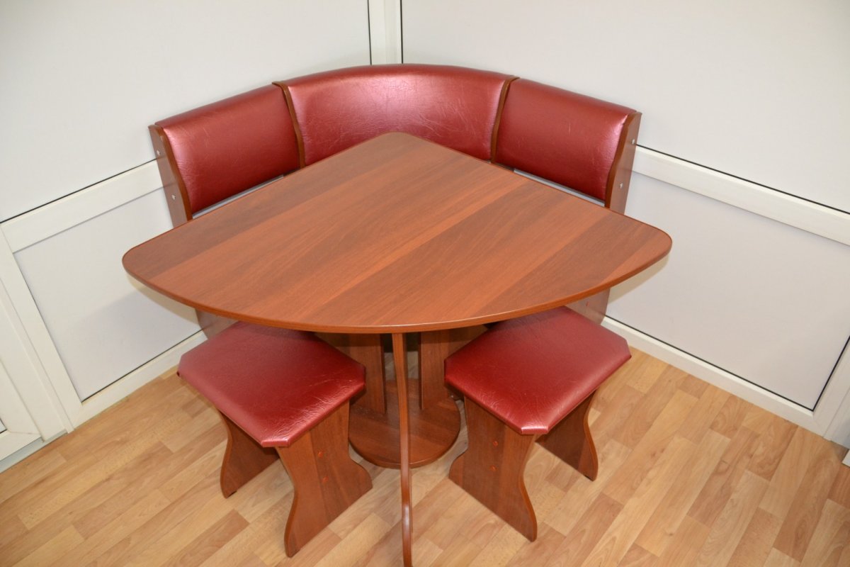 Круглый стол на маленькую кухню