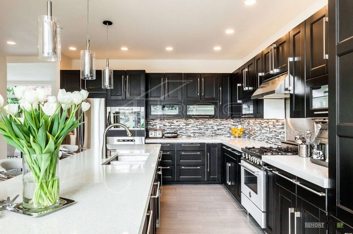 Черный фартук для кухни