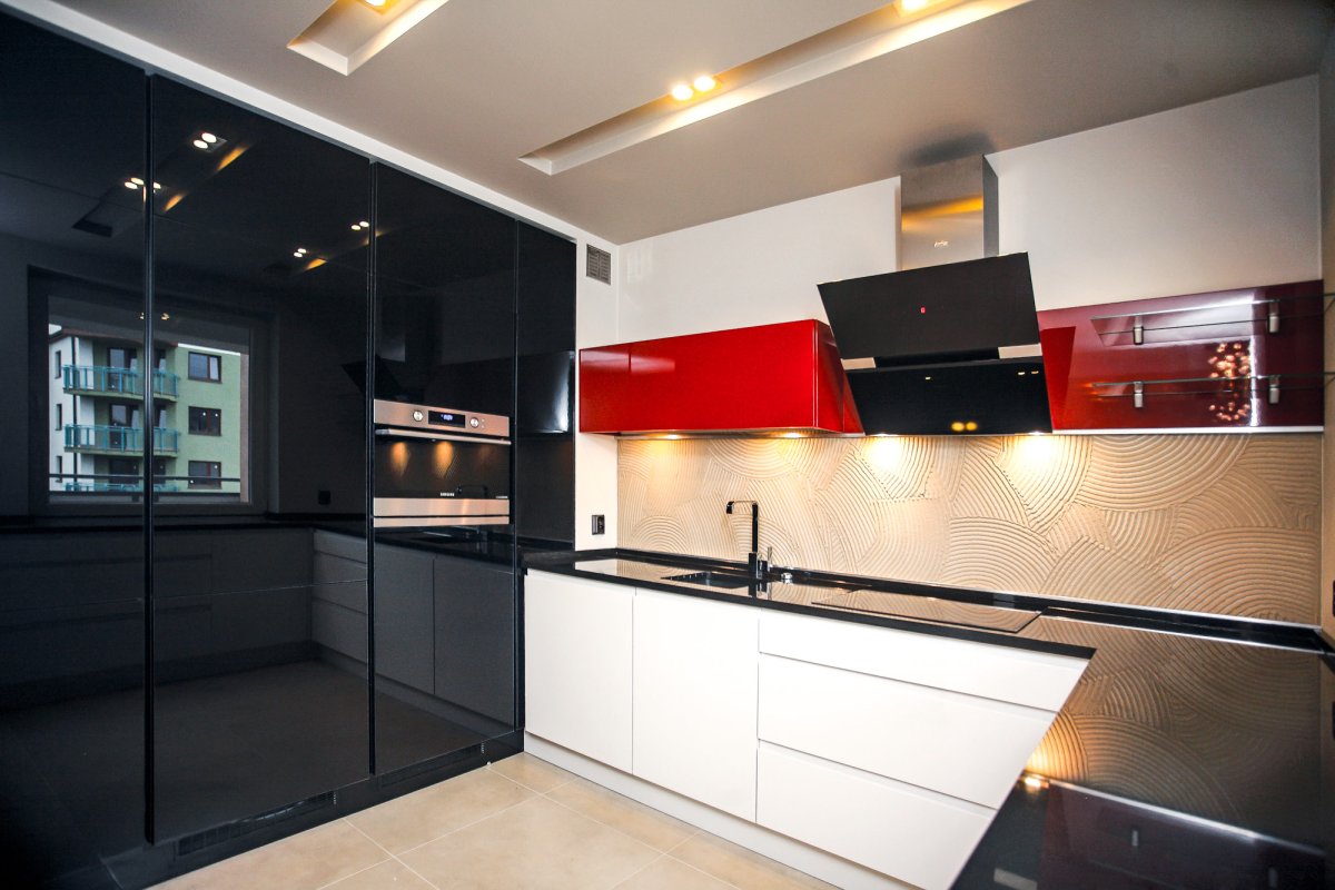 Черный фартук для кухни