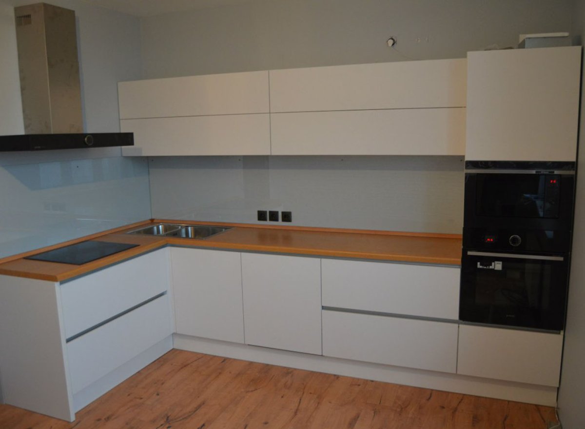 Кухня белый глянец без ручек