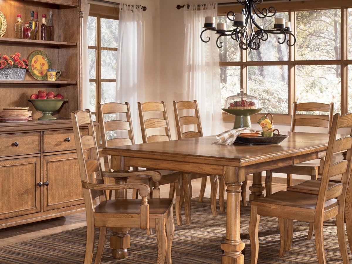 Стол кухонный деревянный