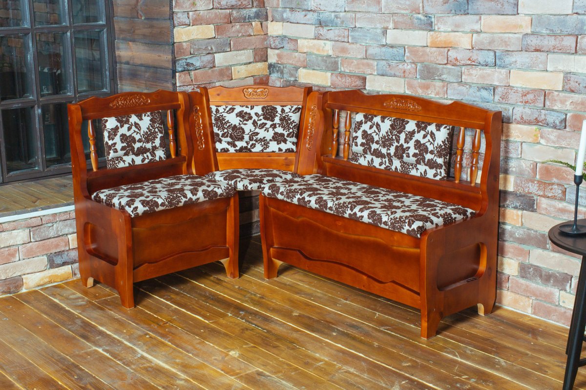 Кухонный уголок из дерева