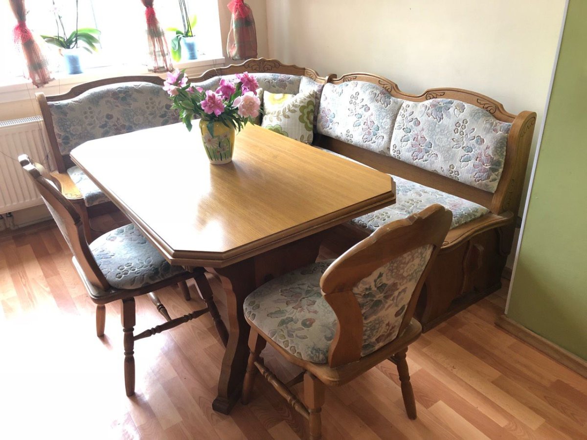 Кухонный уголок из дерева