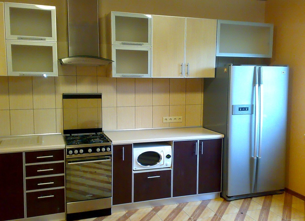 Кухня пластик в алюминиевой рамке