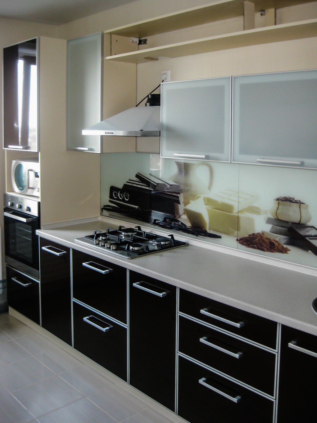 Кухонные фасады с алюминиевой кромкой