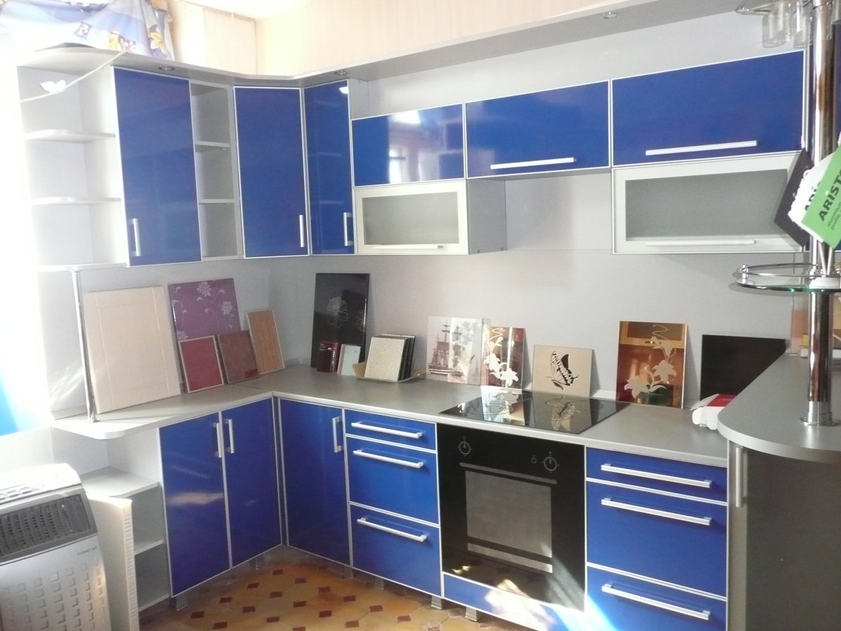 Пластиковые фасады в алюминиевой рамке