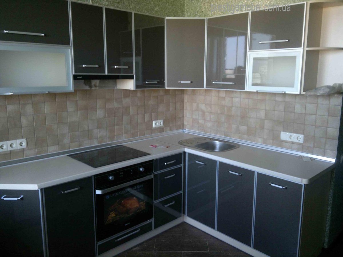 Пластиковые фасады в алюминиевой рамке