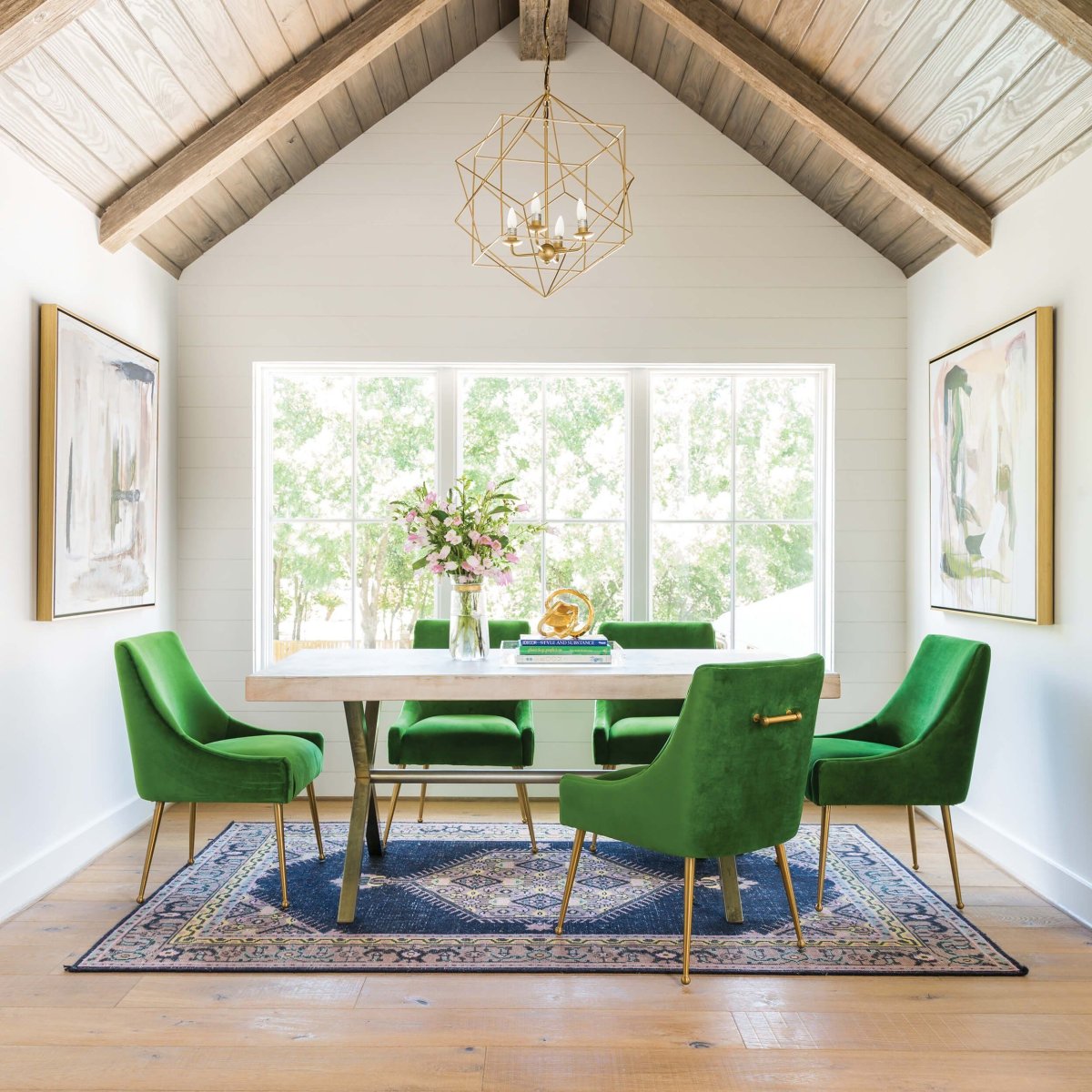 Кухня с зелеными акцентами