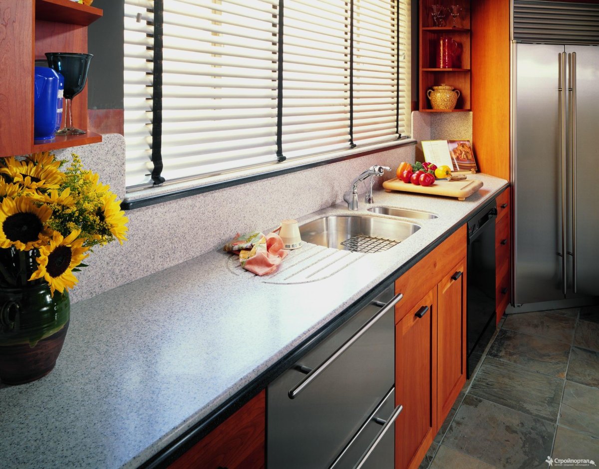 Кухни в хрущевках с раковиной у окна