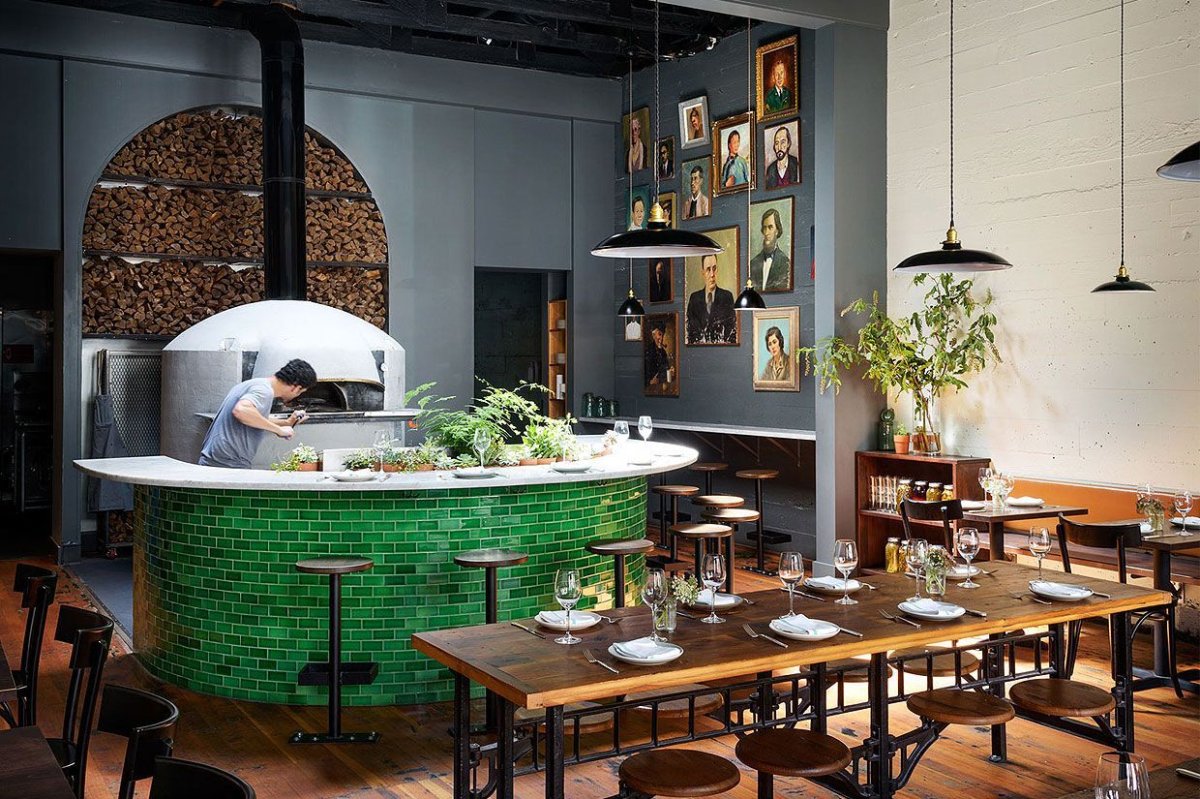 Открытая кухня в кафе