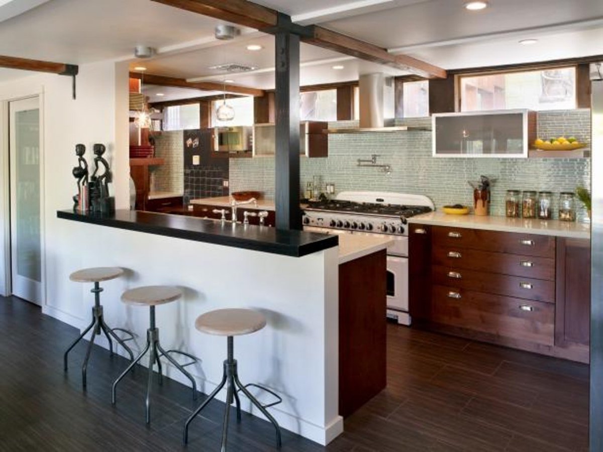 Планировка кухни с барной стойкой