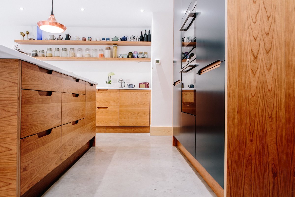 Кухонный гарнитур из досок