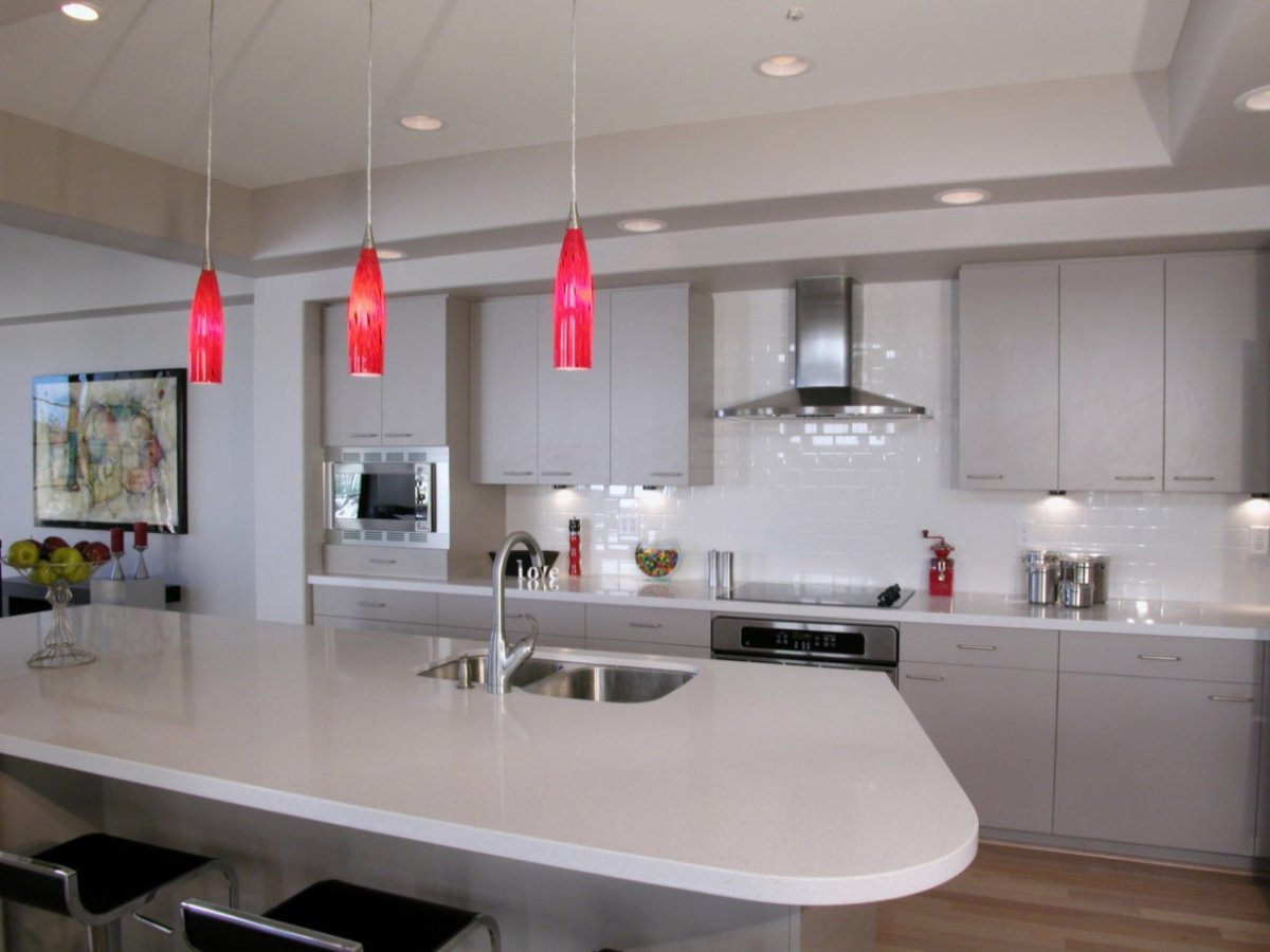 Точечное освещение на кухне