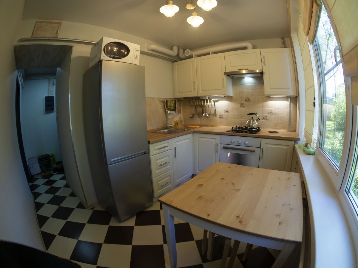 Кухня в трехкомнатной хрущевке