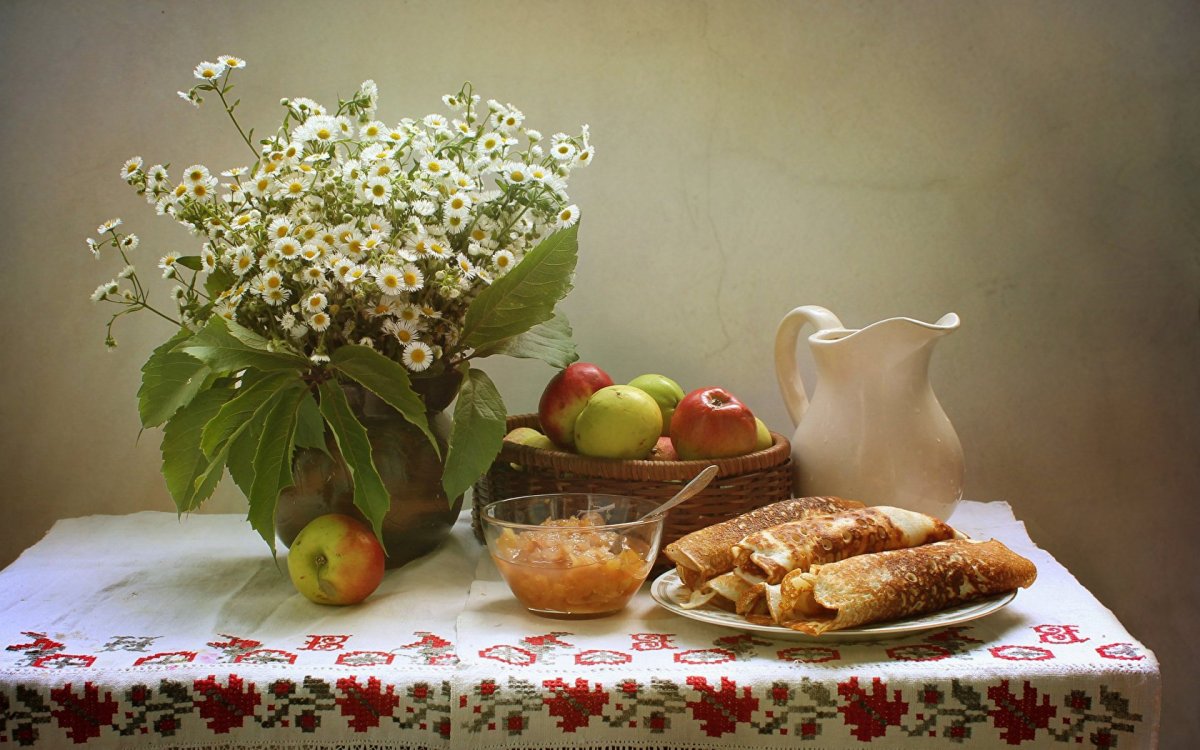 Композиция из посуды