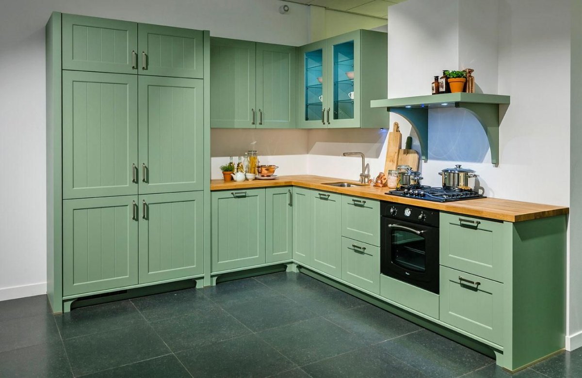 Кухонный гарнитур фисташкового цвета
