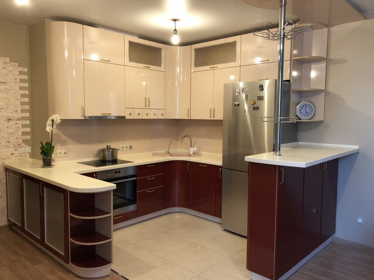 Кухни угловые с барной СТО