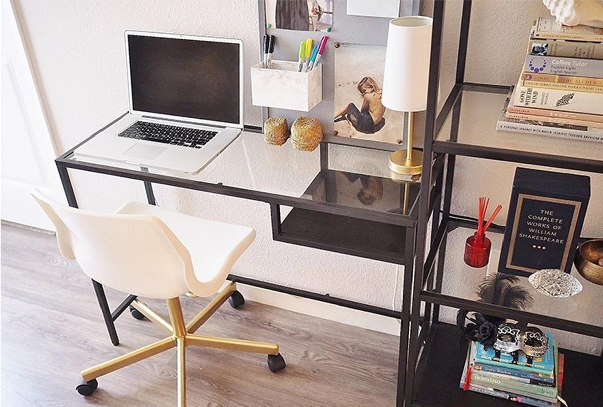 Vittsjö ВИТШЁ стол д/ноутбука, черно-коричневый/стекло100x36 см