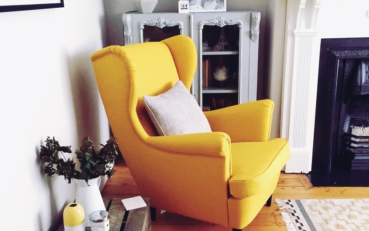Желтое кресло икеа страндмон