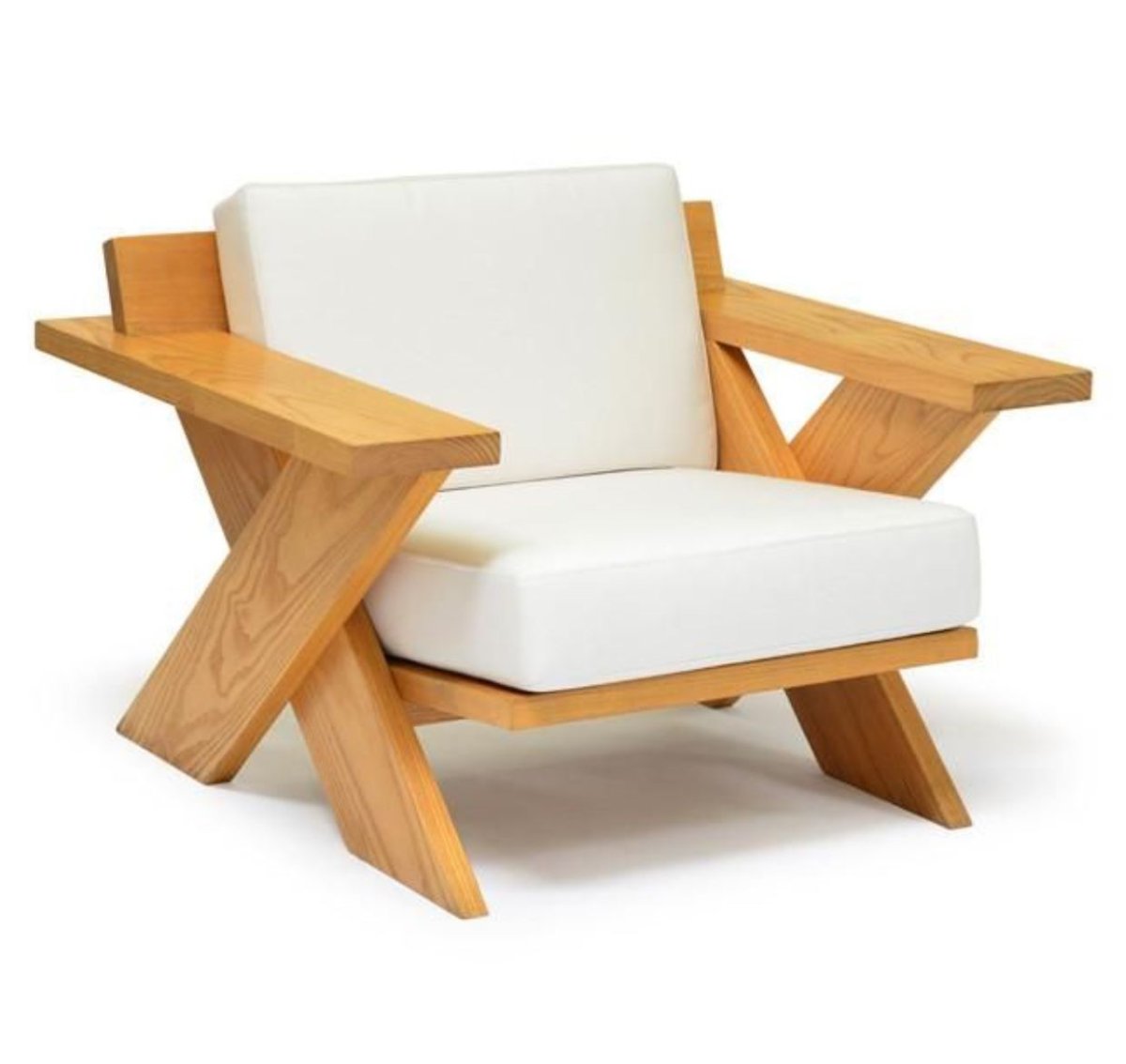 Кресло из дерева